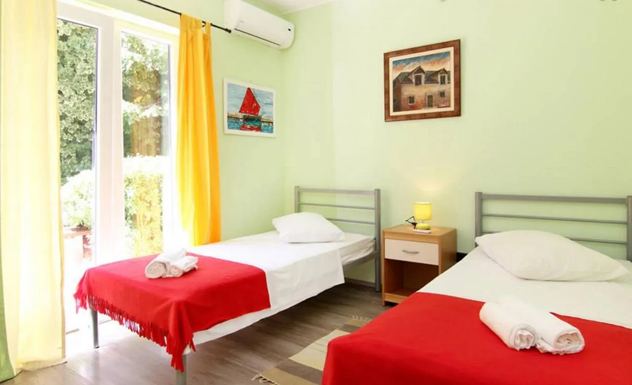 Apartment Kvaternikova - Pool, Grill, 4 Bedrooms, 3 Bathrooms Split