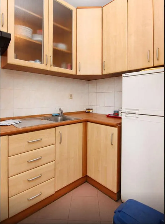 Apartment Kvaternikova - Pool, Grill, 4 Bedrooms, 3 Bathrooms Split 0*,