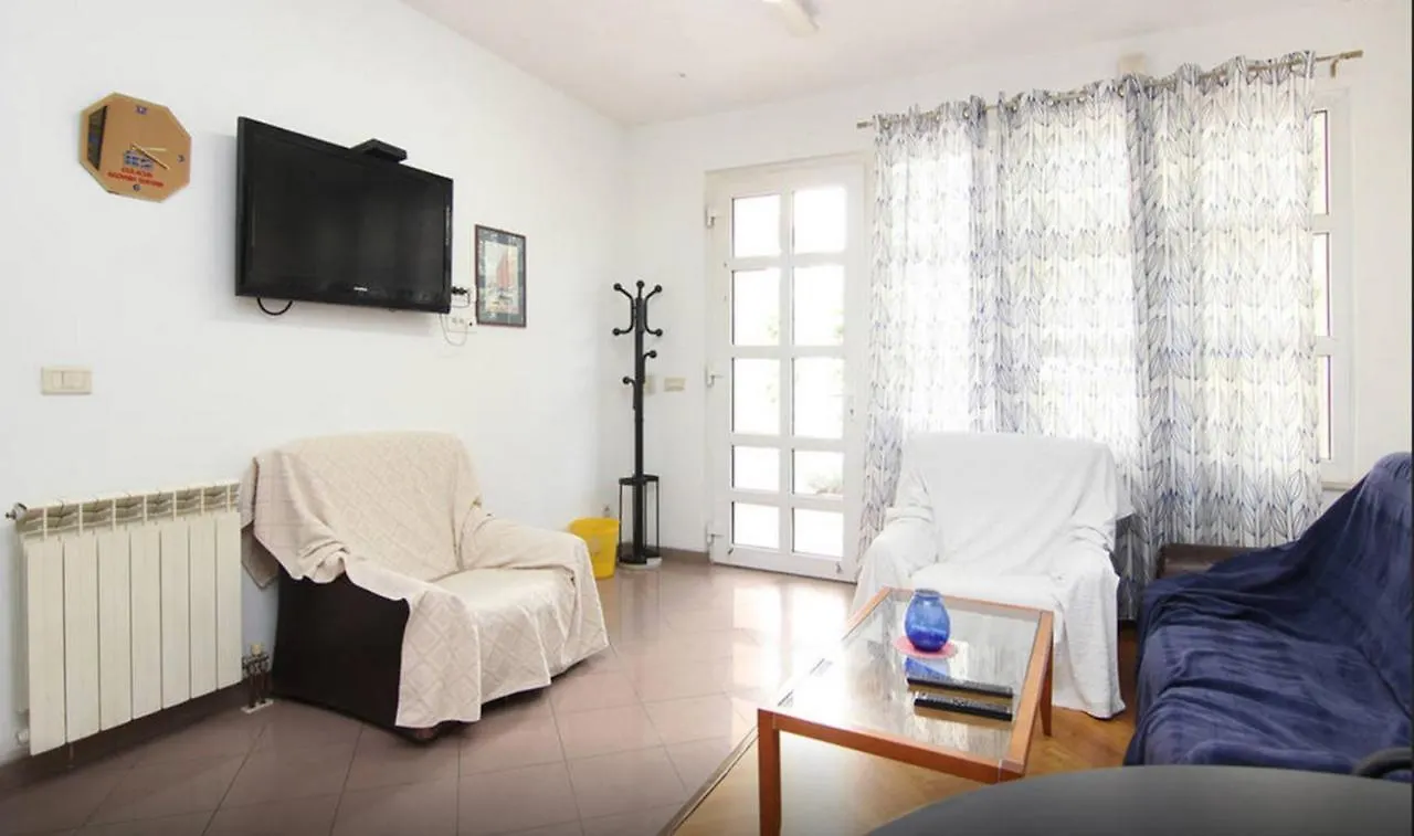 Apartment Kvaternikova - Pool, Grill, 4 Bedrooms, 3 Bathrooms Split