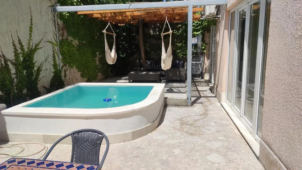 Apartment Kvaternikova - Pool, Grill, 4 Bedrooms, 3 Bathrooms Split 0*,  Croatia