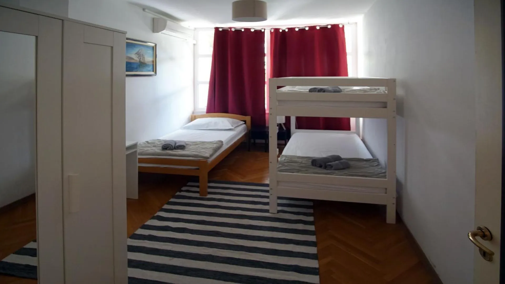 Apartment Kvaternikova - Pool, Grill, 4 Bedrooms, 3 Bathrooms Split
