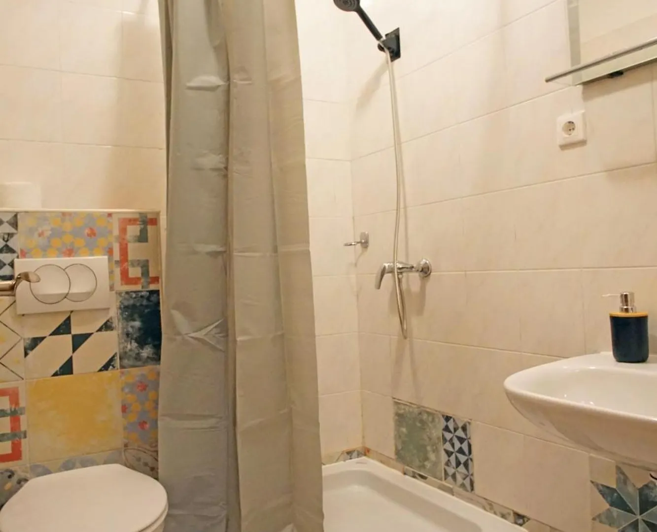 Apartment Kvaternikova - Pool, Grill, 4 Bedrooms, 3 Bathrooms Split 0*,