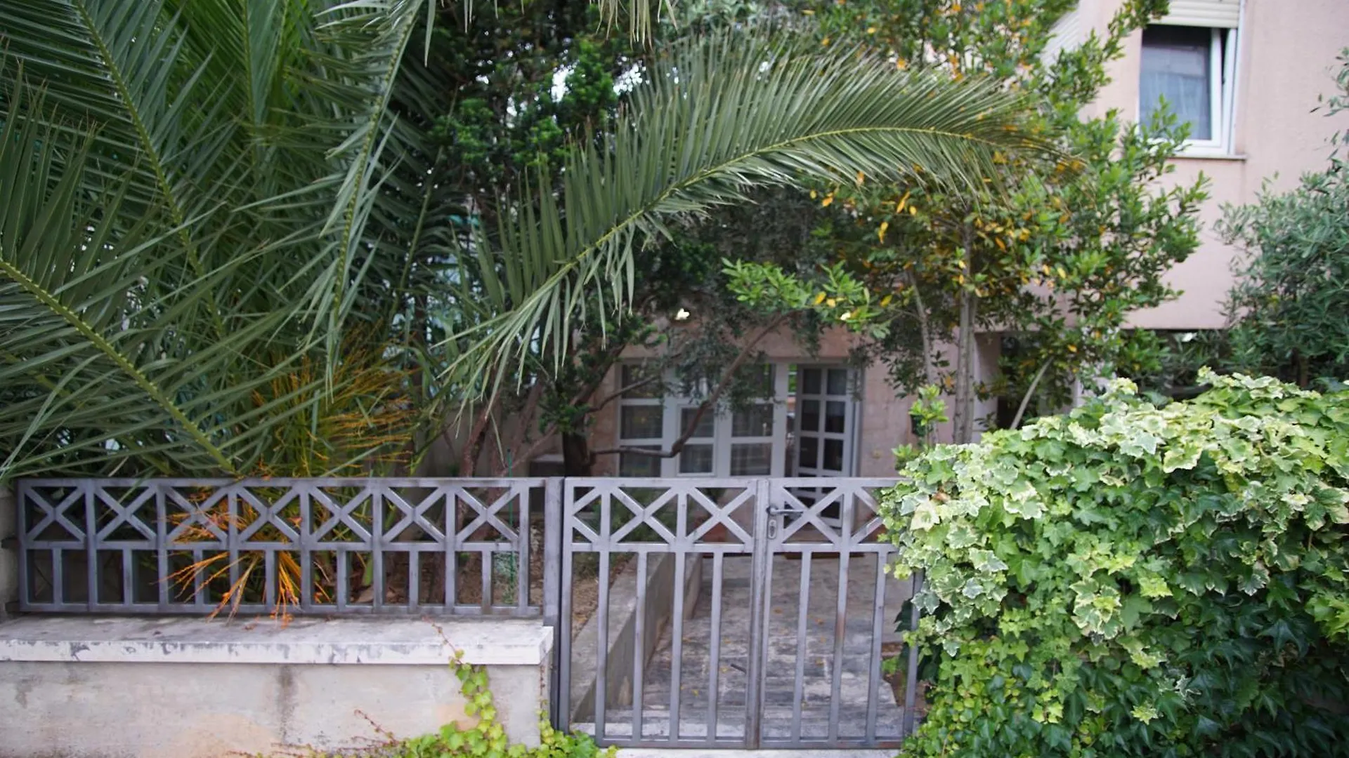 Apartment Kvaternikova - Pool, Grill, 4 Bedrooms, 3 Bathrooms Split