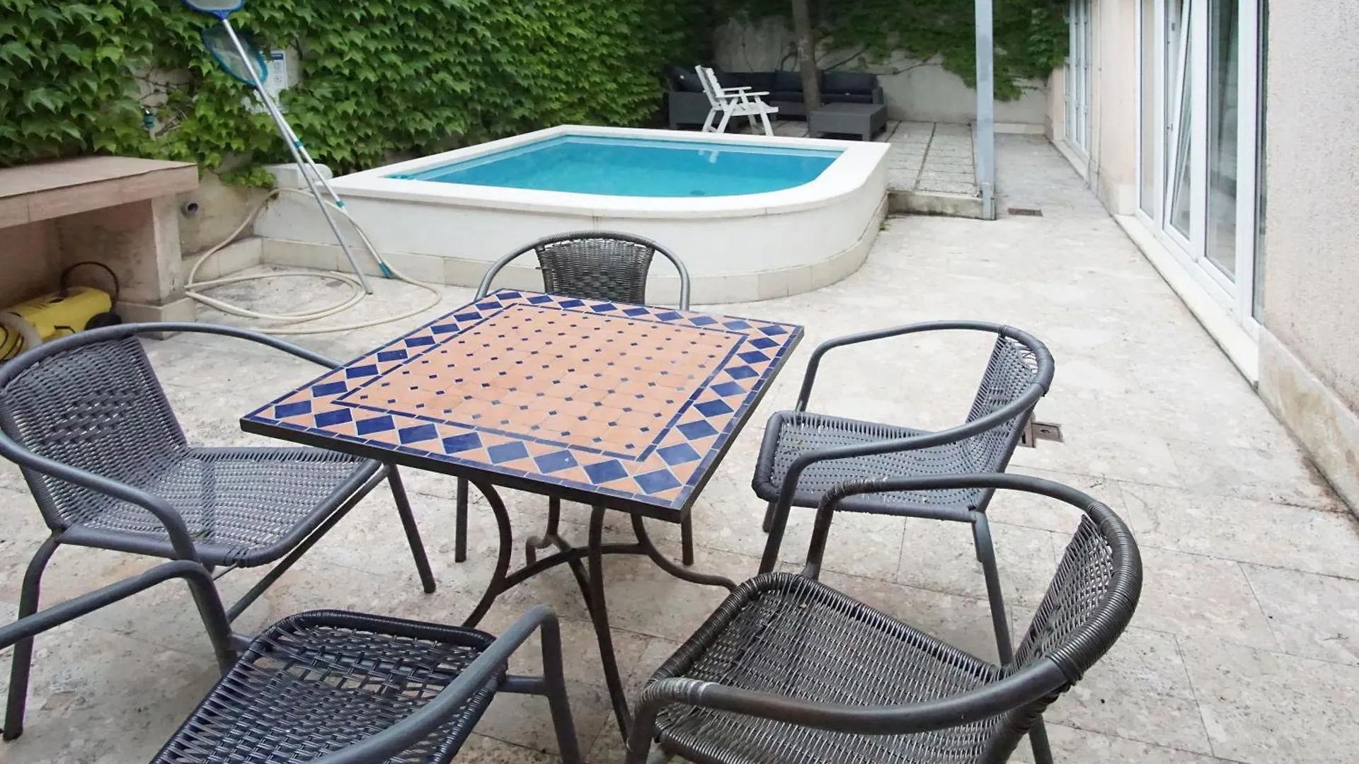 Apartment Kvaternikova - Pool, Grill, 4 Bedrooms, 3 Bathrooms Split